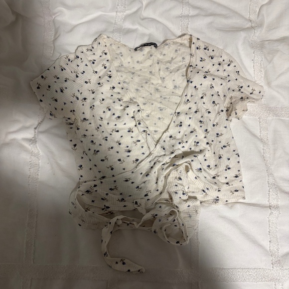 Brandy Melville Floral Ribbed Wrap Top – OS – Coquette/Y2K - Picture 1 of 3